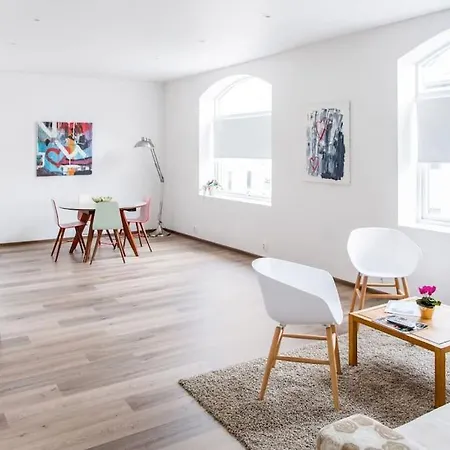 Free Parking Space, 2 Bed Room, Short Walk To Brosundet Ålesund Buitenkant foto