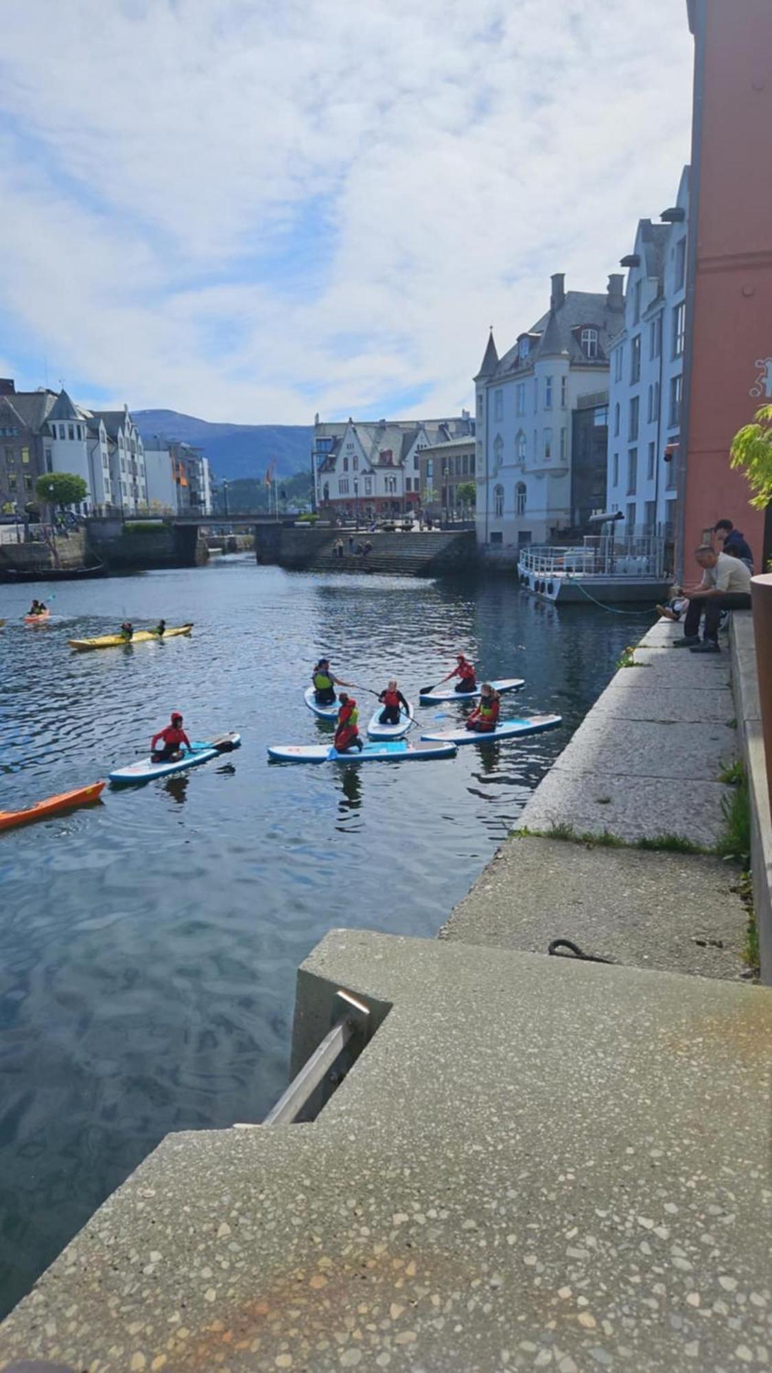 Free Parking Space, 2 Bed Room, Short Walk To Brosundet Appartement Ålesund